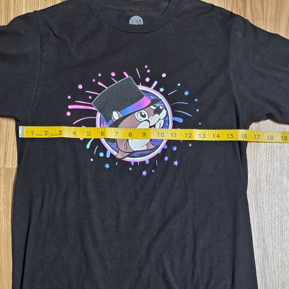 Buc-ees Beaver Graphic T Shirt Men's Size Small Black Happy New Year 2023 - Picture 6 of 7